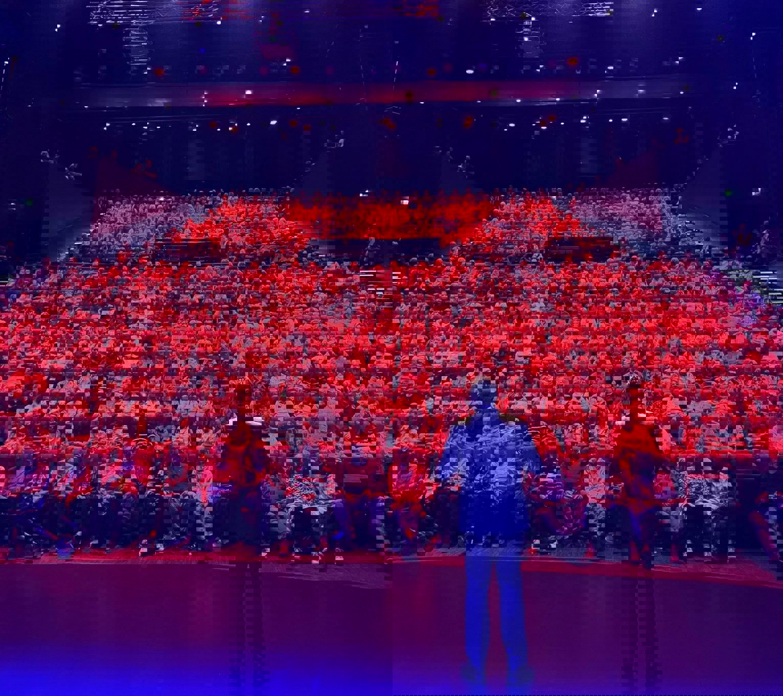 Stortingspresident Masud Gharahkani fyllte Bølgen